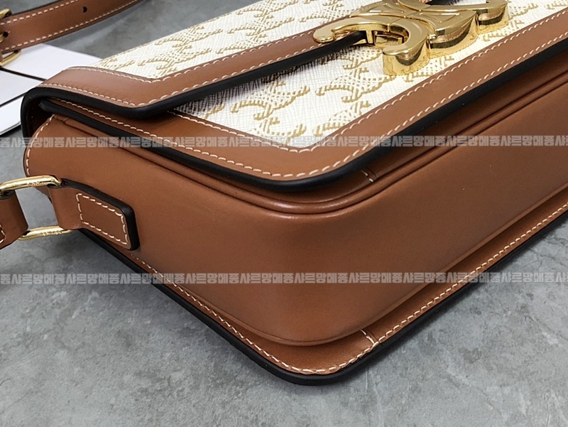 셀린느트리오페틴숄더백  20260311-150056-012루.jpg