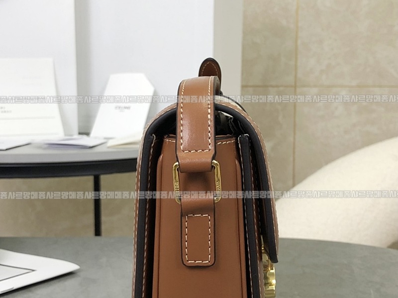 셀린느트리오페틴숄더백  20260311-150056-015루.jpg
