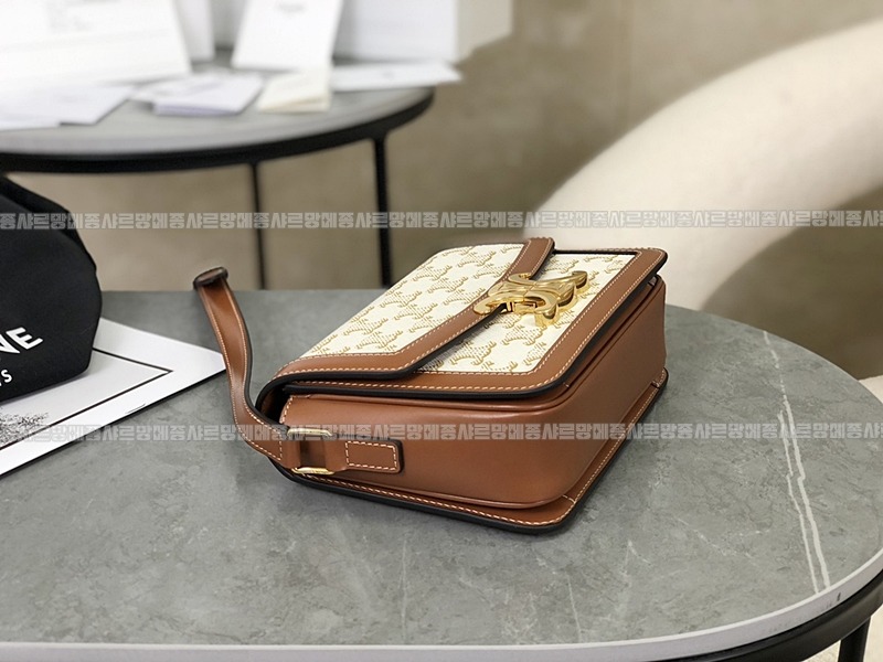 셀린느트리오페틴숄더백  20260311-150057-016루.jpg