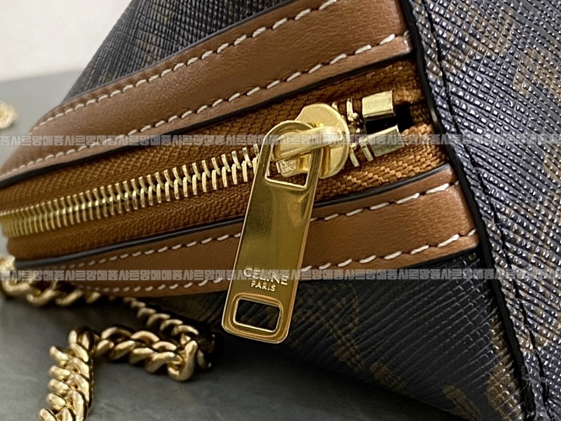 셀린느클러치온체인  20260311-151927-016루.jpg