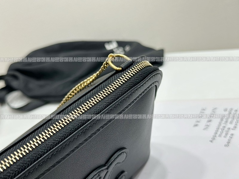 셀린느클러치온체인레더20260312-112826-013루.jpg