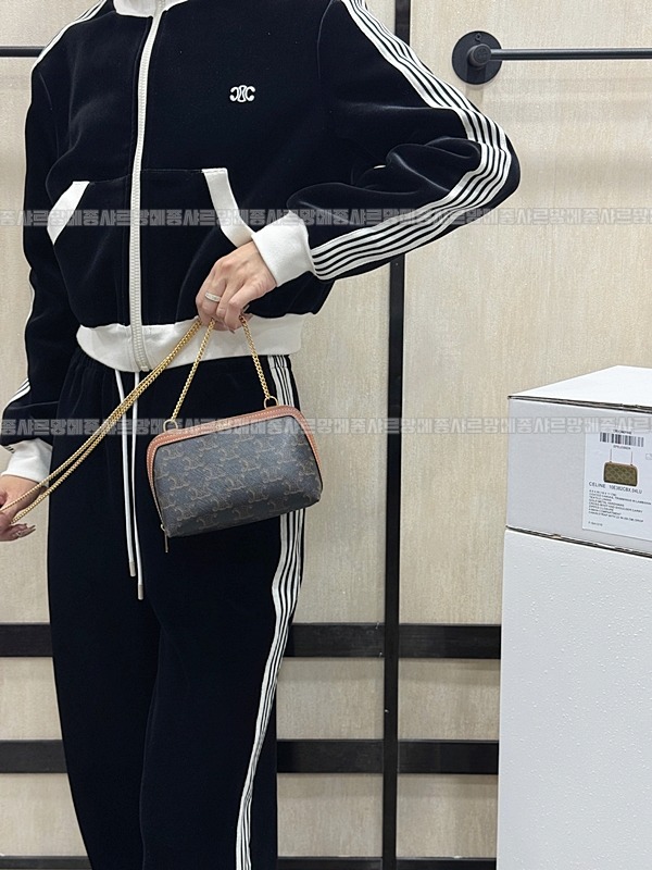셀린느클러치온체인20260312-114500-016루.jpg