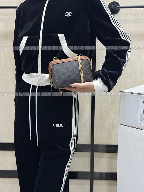 셀린느클러치온체인20260312-114500-019루.jpg