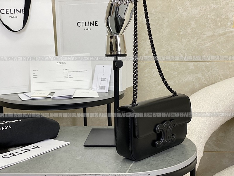 셀린느퀴르트리오페체인숄더백20260312-130907-002루.jpg