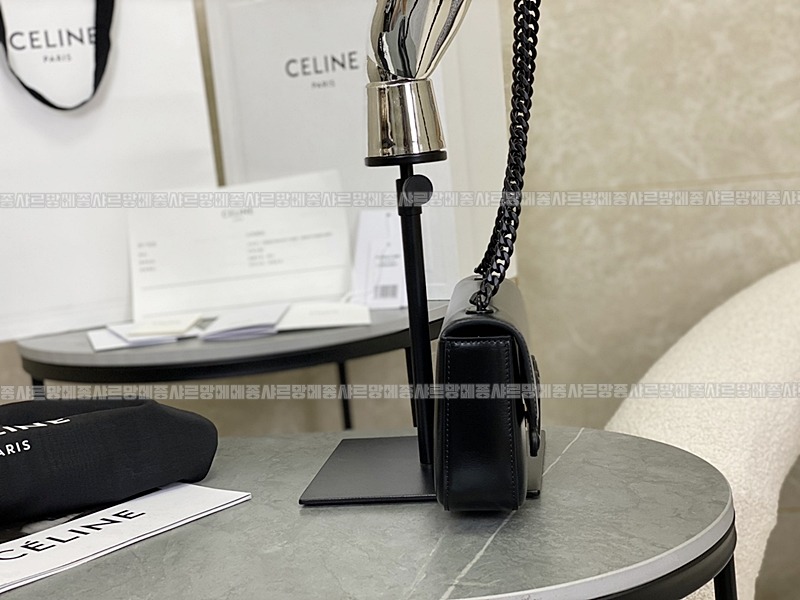 셀린느퀴르트리오페체인숄더백20260312-130907-003루.jpg