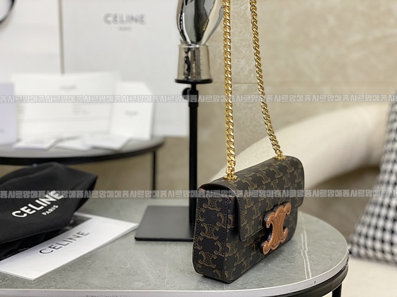 셀린느퀴르트리오페체인숄더백20260312-131142-002루.jpg