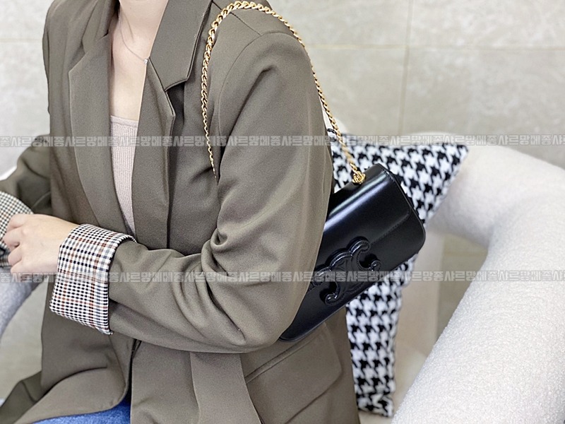셀린느퀴르트리오페체인숄더백20260312-131358-020루.jpg