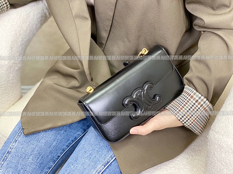 셀린느퀴르트리오페체인숄더백20260312-131358-019루.jpg