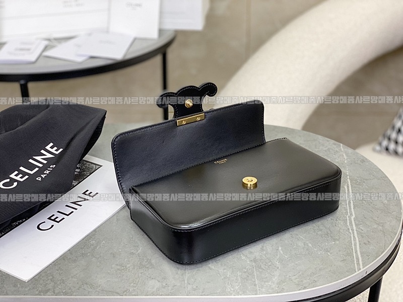 셀린느퀴르트리오페체인숄더백20260312-131356-006루.jpg
