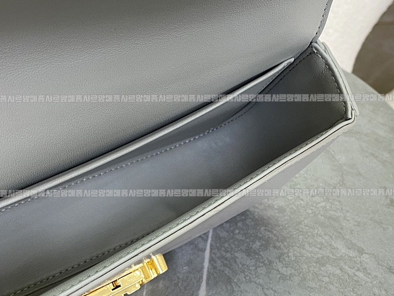 셀린느트리오페체인숄더백 20260312-133504-013루.jpg