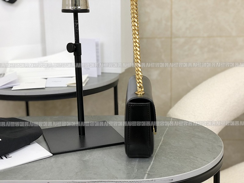 셀린느트리오페체인숄더백 20260312-142905-003루.jpg