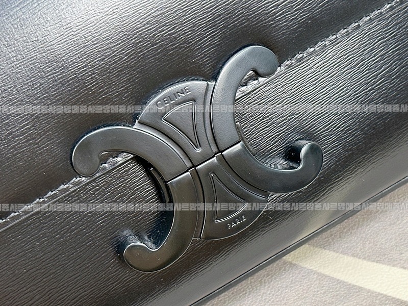 셀린느트리오페체인숄더백 20260312-143423-001루.jpg