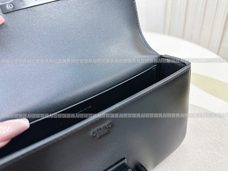 셀린느트리오페체인숄더백 20260312-143424-005루.jpg