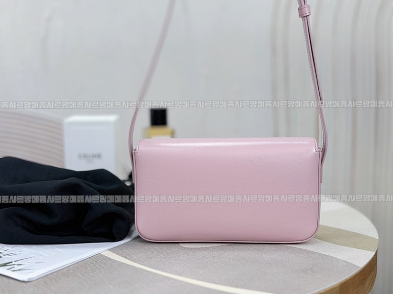 셀린느트리오페체인숄더백 wsxc1773330888064_3루.jpg