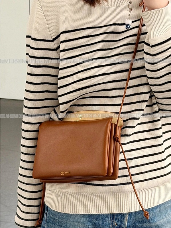 셀린느트리오플랩숄더백20260313-121637-016루.jpg