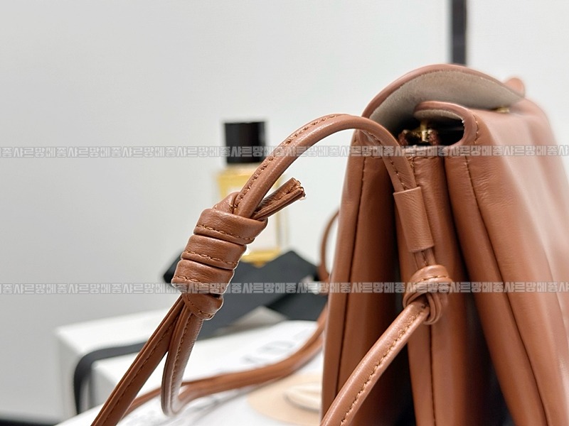 셀린느트리오플랩숄더백20260313-121637-015루.jpg