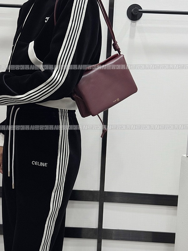 셀린느트리오플랩숄더백20260313-121903-022루.jpg