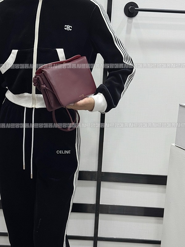 셀린느트리오플랩숄더백20260313-121903-021루.jpg