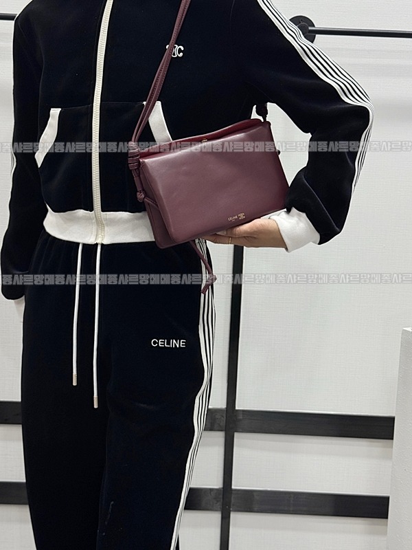 셀린느트리오플랩숄더백20260313-121903-020루.jpg