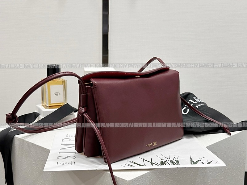 셀린느트리오플랩숄더백20260313-121900-002루.jpg