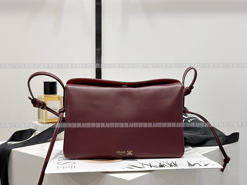 셀린느트리오플랩숄더백20260313-121900-001루.jpg