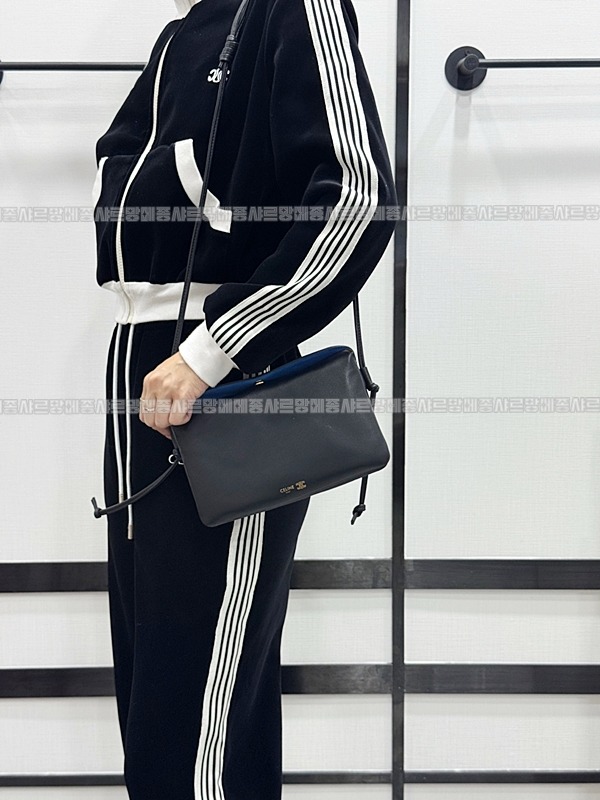 셀린느트리오플랩숄더백20260313-122111-016루.jpg