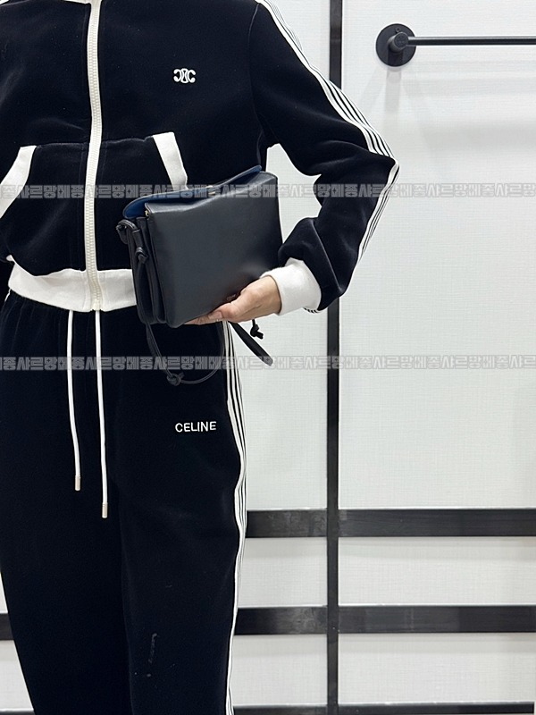 셀린느트리오플랩숄더백20260313-122111-018루.jpg