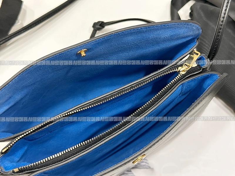 셀린느트리오플랩숄더백20260313-122109-005루.jpg