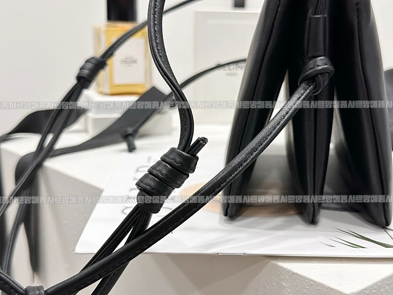 셀린느트리오플랩숄더백20260313-122109-008루.jpg