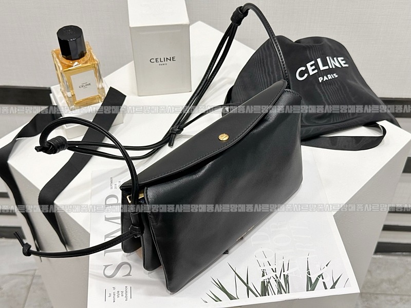셀린느트리오플랩숄더백20260313-122110-012루.jpg