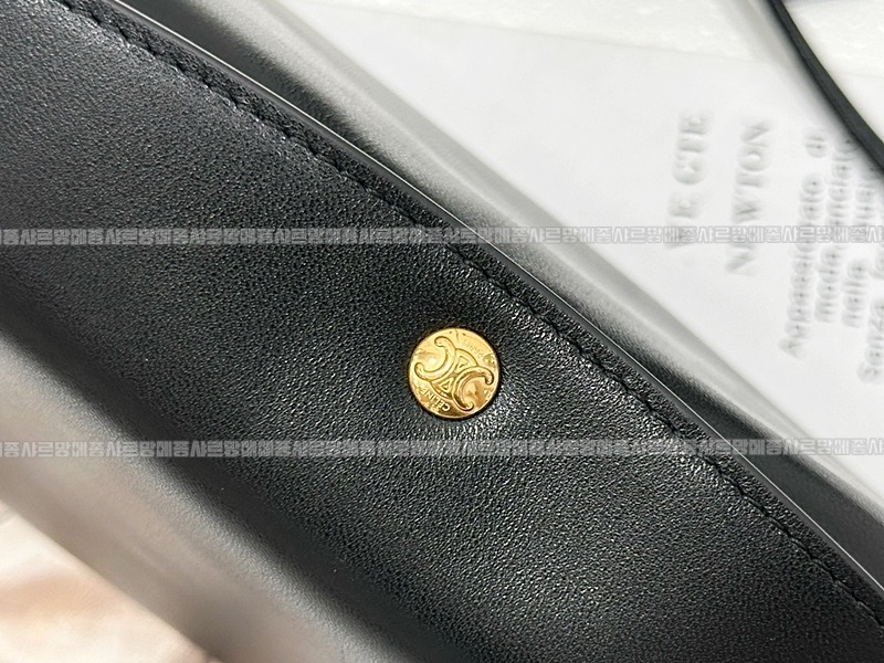 셀린느트리오플랩숄더백20260313-122110-013루.jpg
