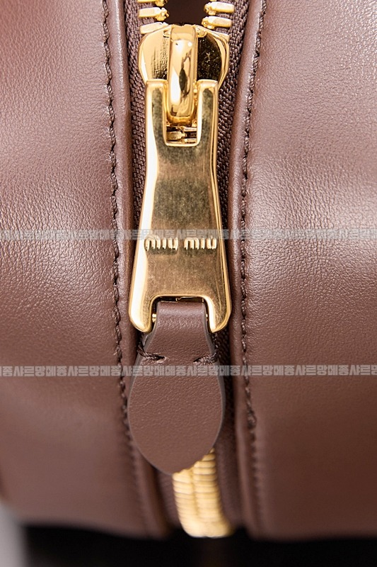 미우미우보우레더백20260314-101809-013루.jpg