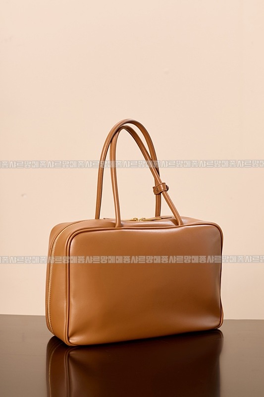 미우미우보우레더백  20260314-104003-004루.jpg