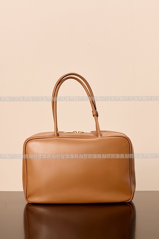 미우미우보우레더백  20260314-104003-005루.jpg