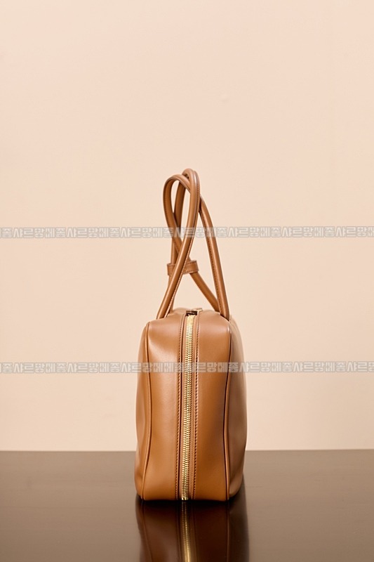 미우미우보우레더백  20260314-104003-003루.jpg