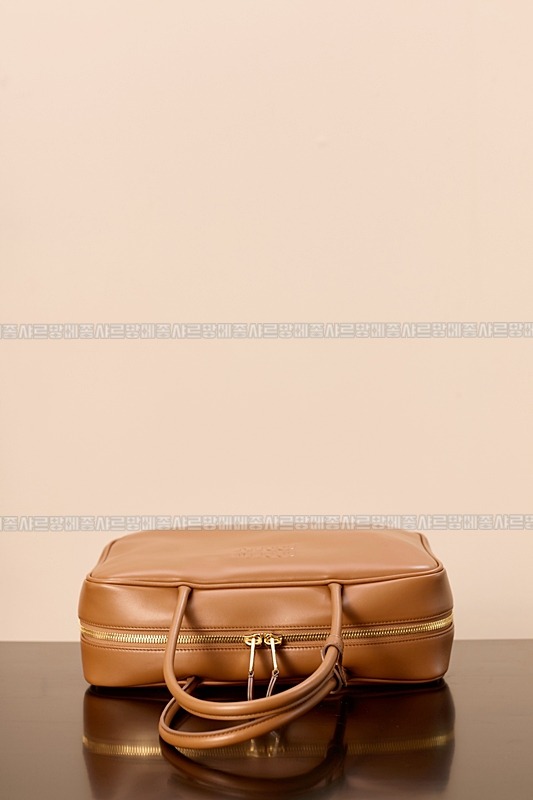 미우미우보우레더백  20260314-104004-008루.jpg