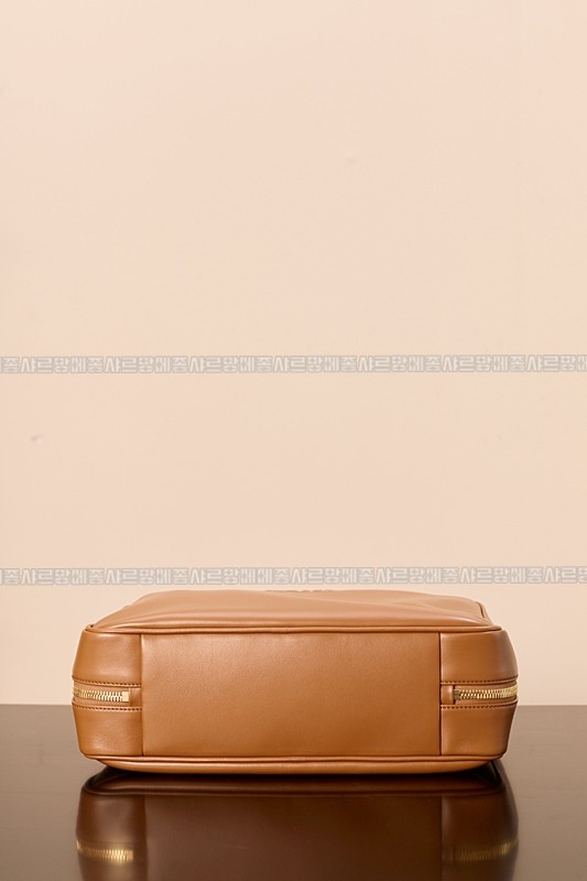 미우미우보우레더백  20260314-104004-006루.jpg