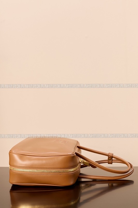 미우미우보우레더백  20260314-104004-007루.jpg