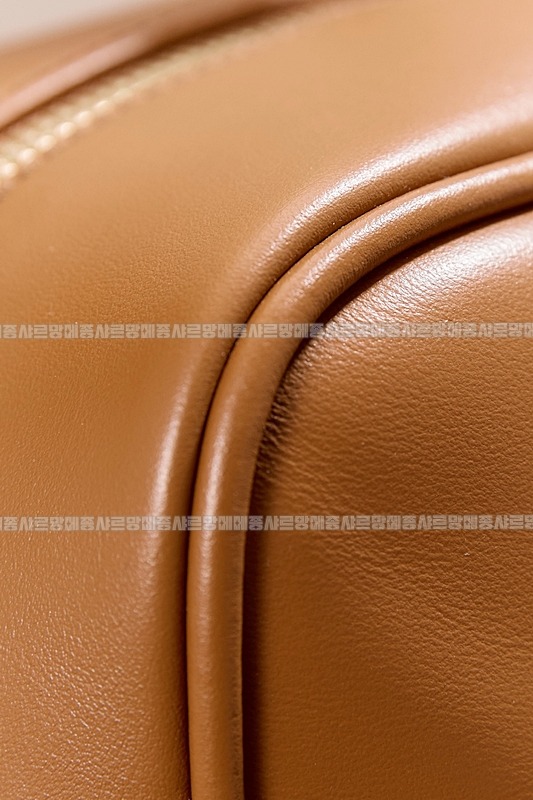 미우미우보우레더백  20260314-104004-010루.jpg