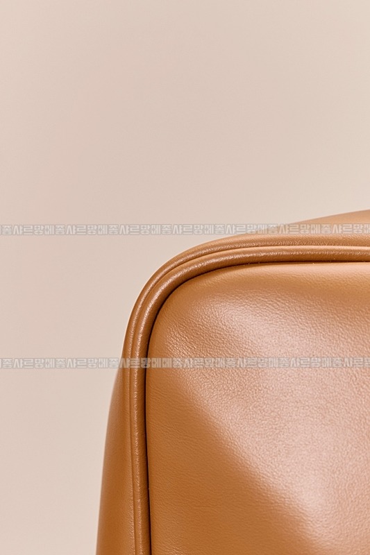 미우미우보우레더백  20260314-104004-011루.jpg