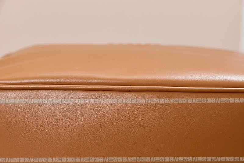 미우미우보우레더백  20260314-104005-012루.jpg