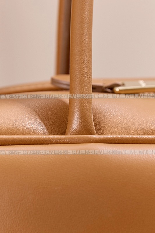 미우미우보우레더백  20260314-104005-015루.jpg