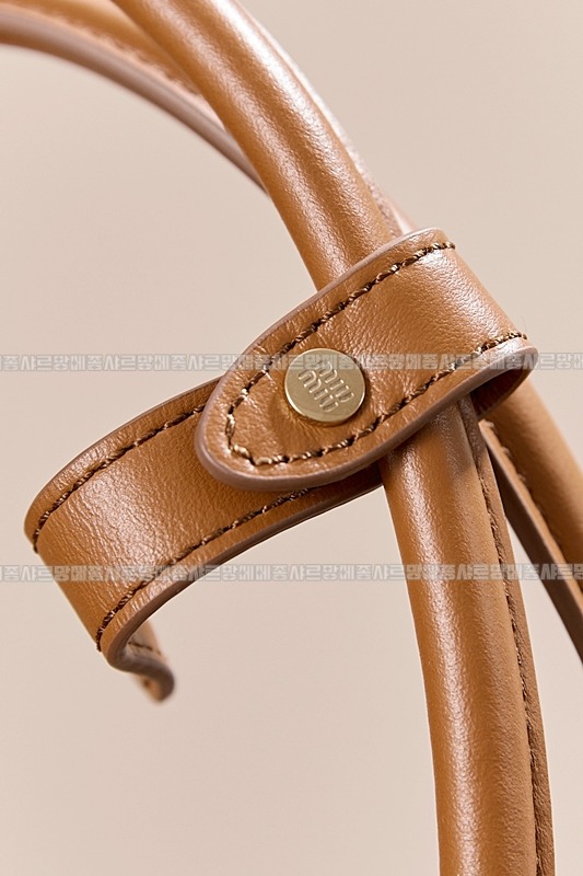 미우미우보우레더백  20260314-104005-016루.jpg