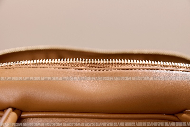 미우미우보우레더백  20260314-104006-019루.jpg