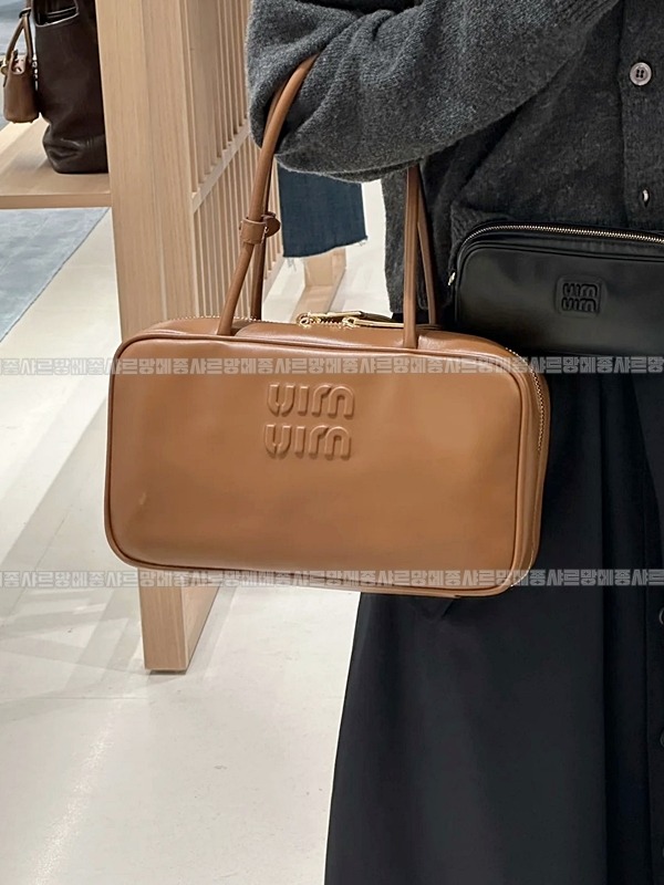 미우미우보우레더백  20260314-104421-022루.jpg