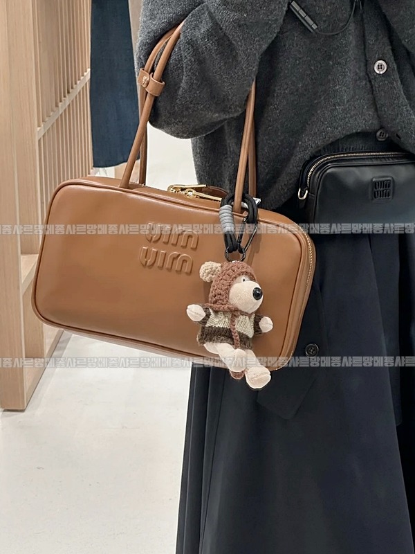 미우미우보우레더백  20260314-104421-024루.jpg