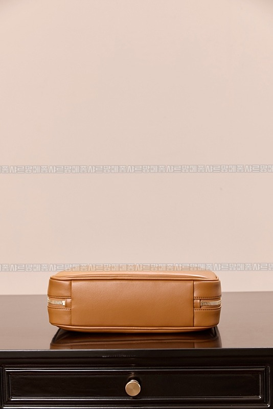 미우미우보우레더백  20260314-104418-006루.jpg