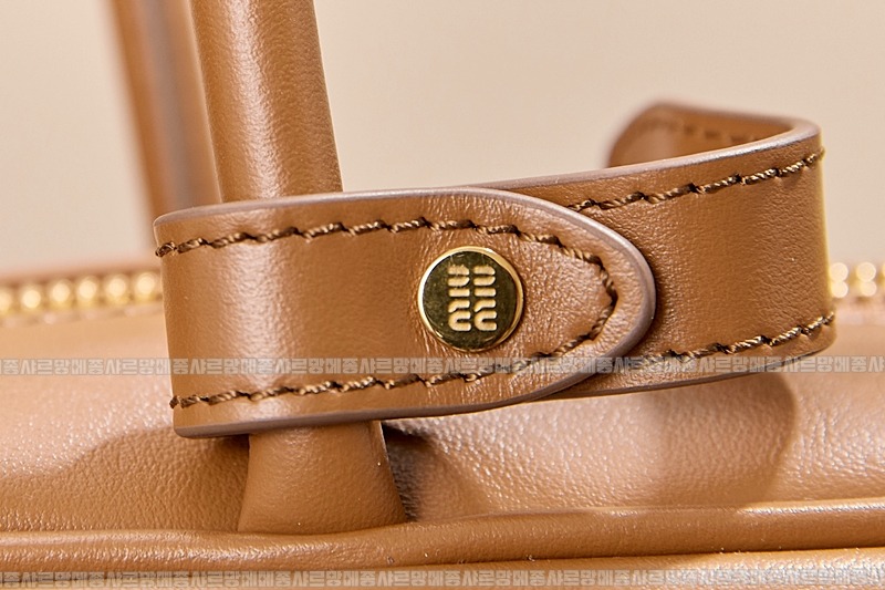 미우미우보우레더백  20260314-104419-011루.jpg