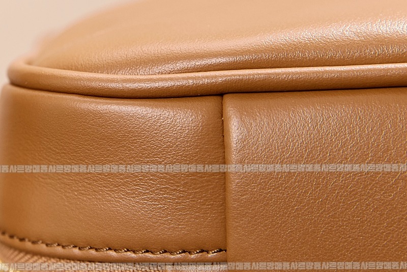 미우미우보우레더백  20260314-104420-015루.jpg