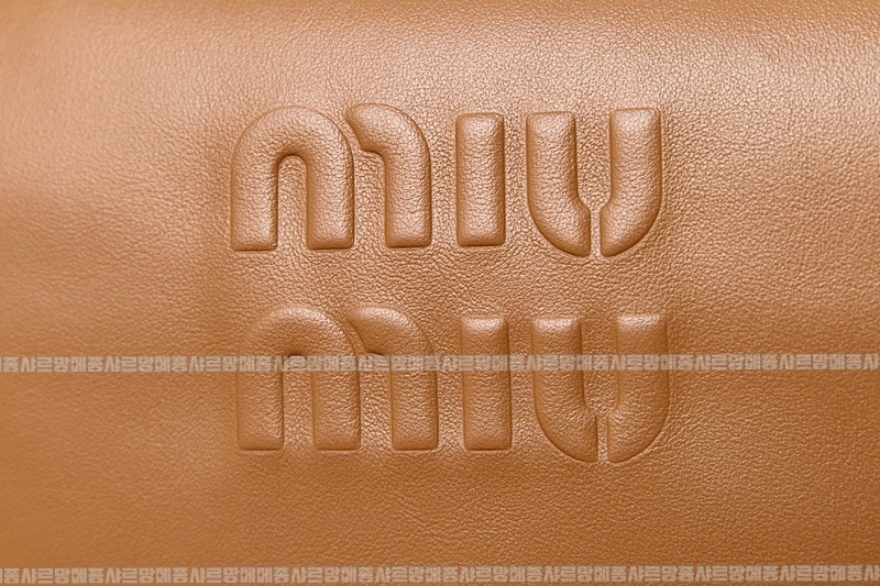 미우미우보우레더백  20260314-104420-018루.jpg